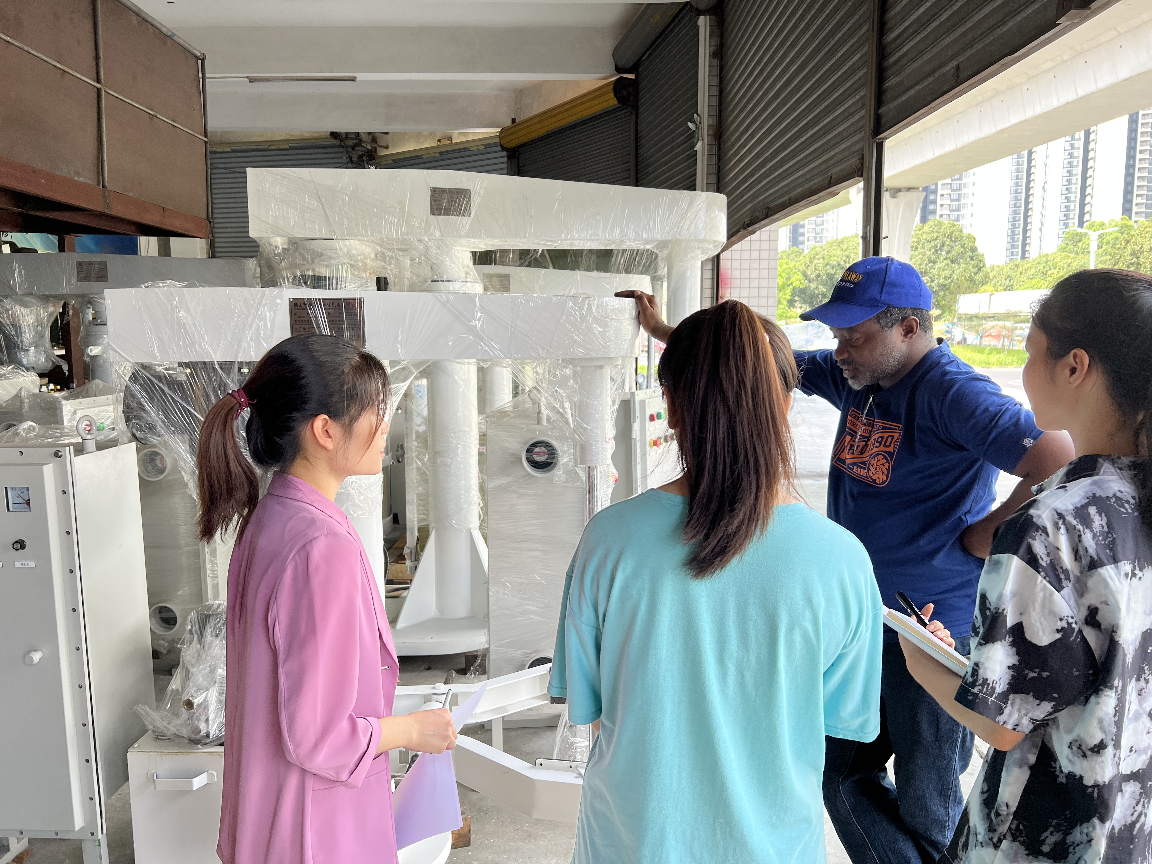 來自南非 100臺(tái)高速分散機(jī)訂單及臥式砂磨機(jī) 案例分享(圖2)