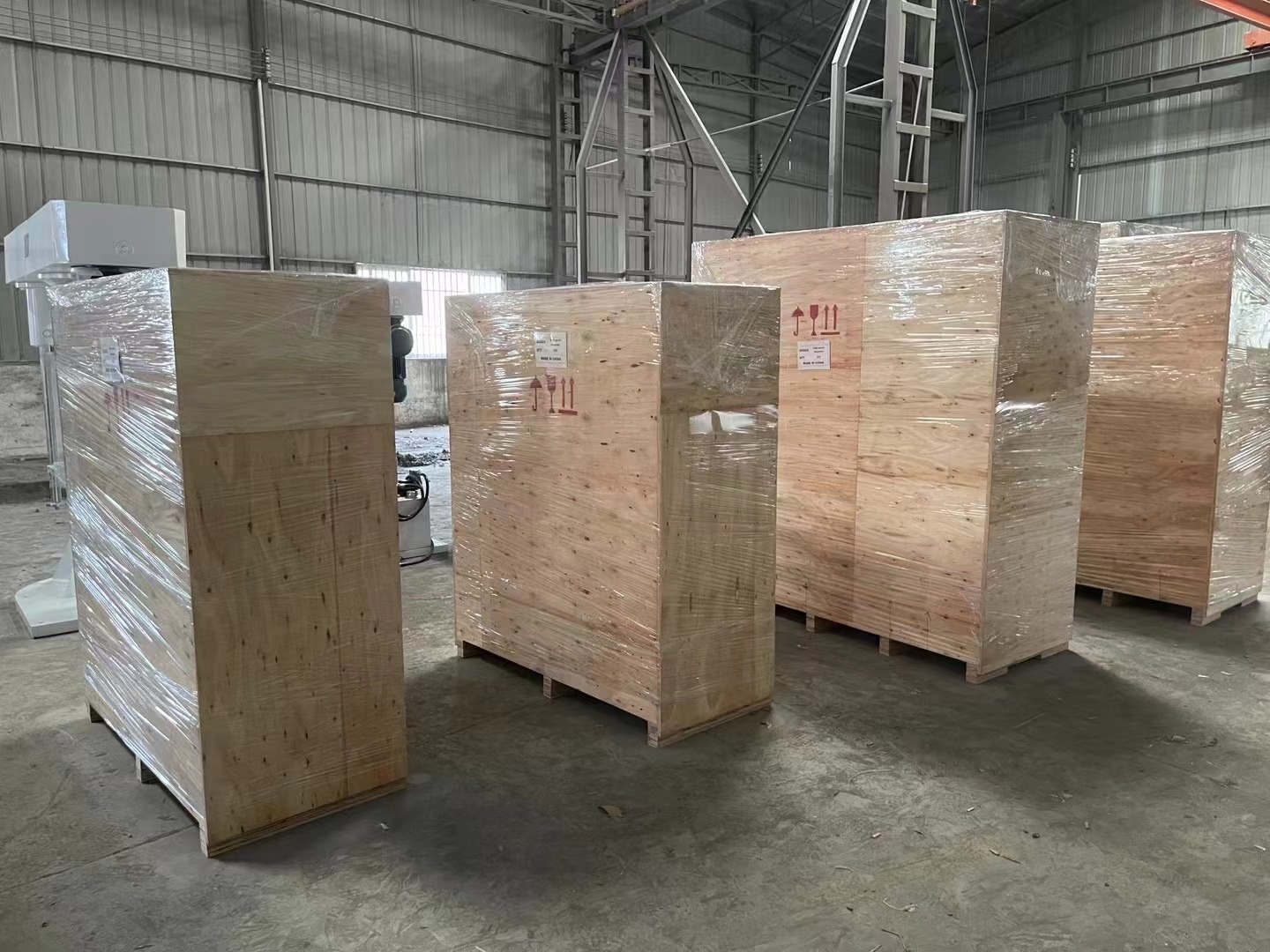 來自南非 100臺(tái)高速分散機(jī)訂單及臥式砂磨機(jī) 案例分享(圖5)